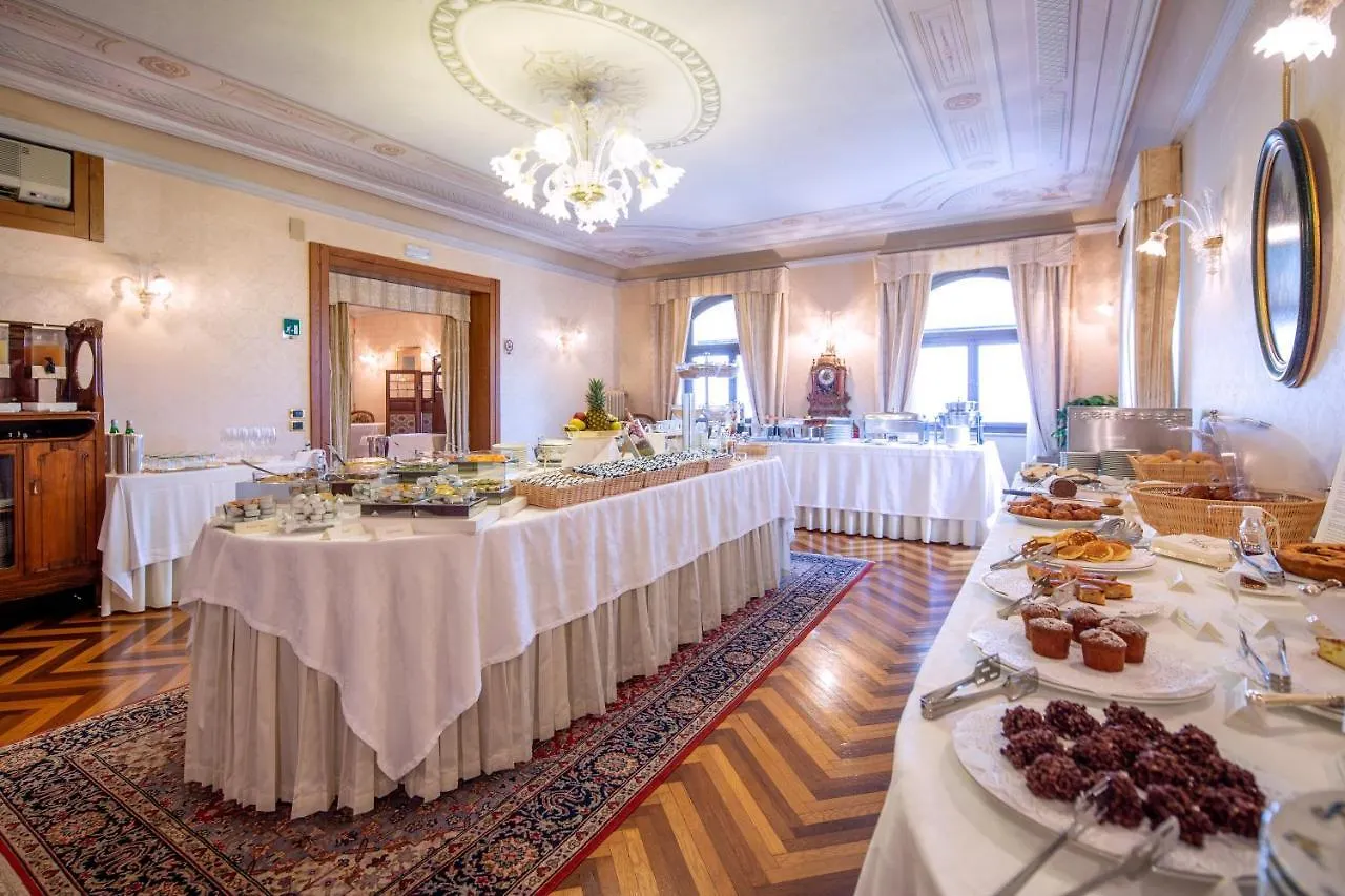 Hotel Villa Del Sogno Gardone Riviera 5*,