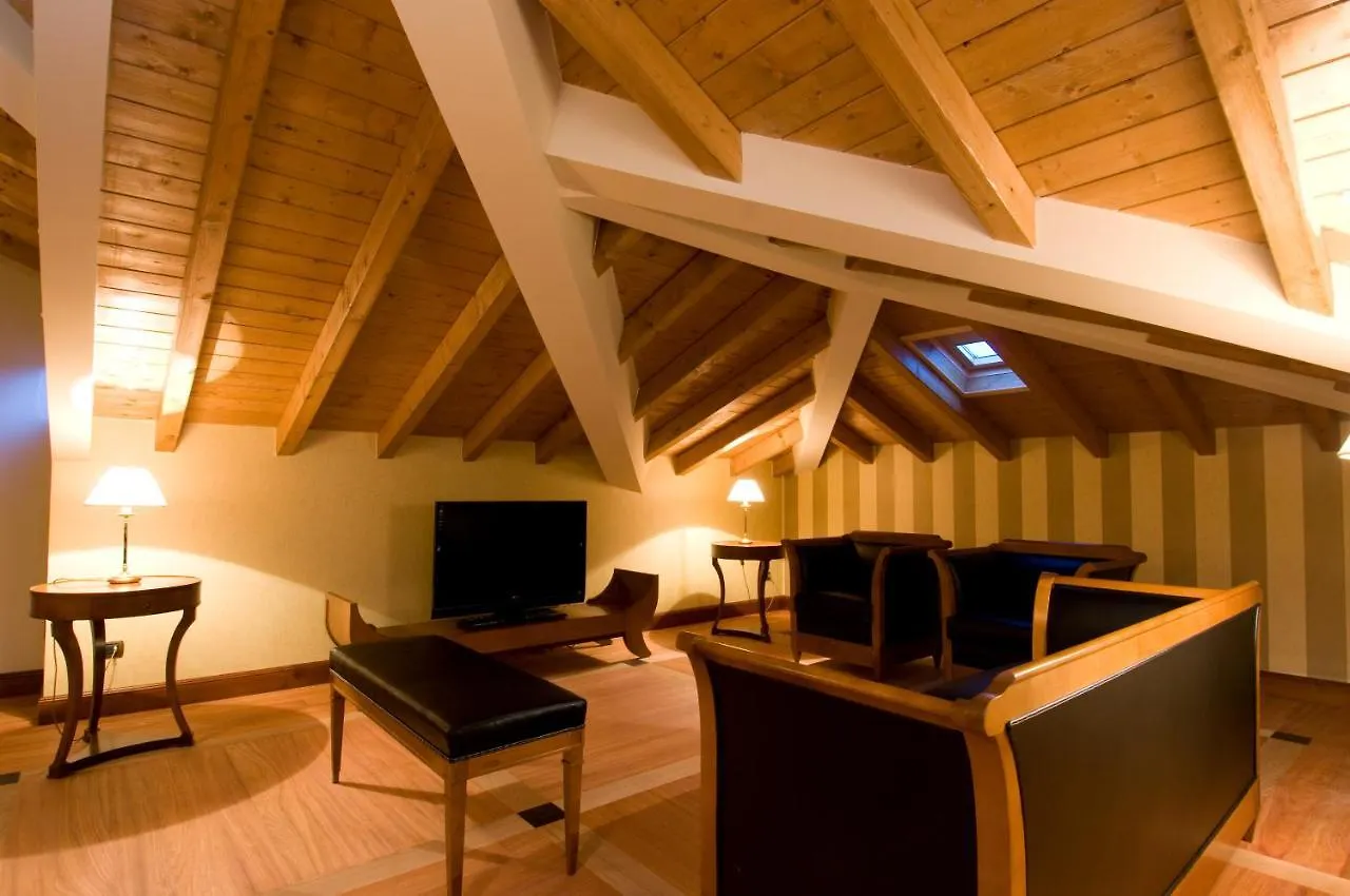 Hotel Villa Del Sogno Gardone Riviera 5*,