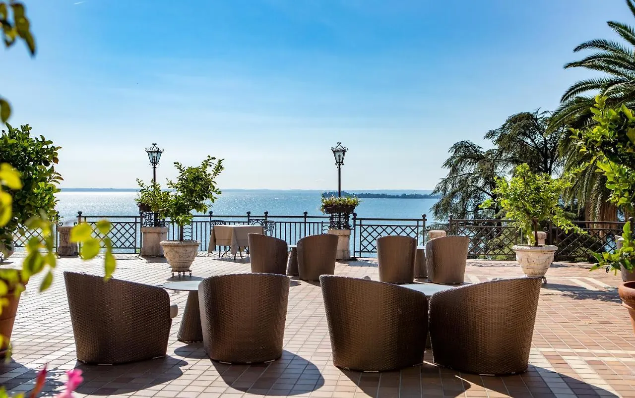 Hotel Villa Del Sogno Gardone Riviera 5*,